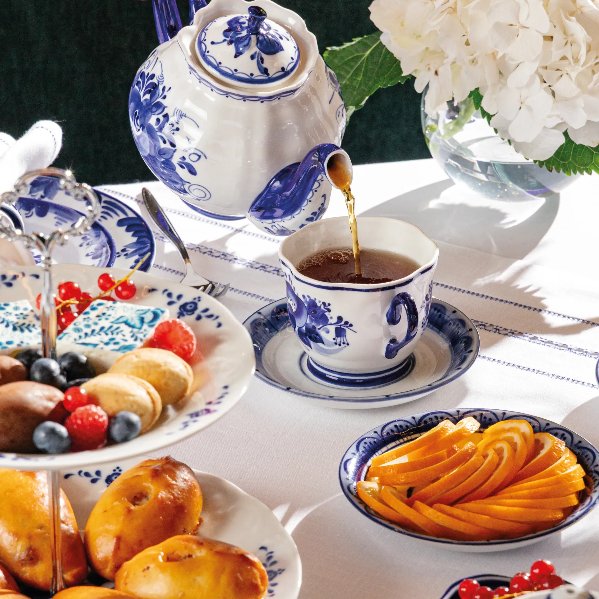 ​«Русское чаепитие Гжель»: ожившая традиция в Cosmos Omsk Hotel