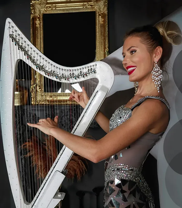 Субботняя симфония: бранч под аккомпанемент арфы