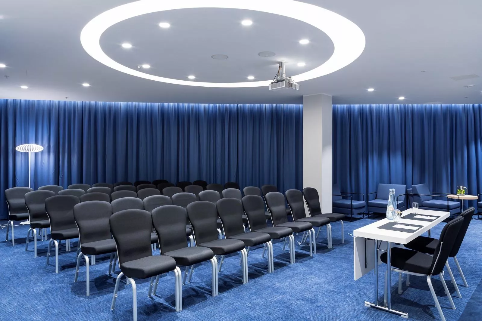 https://site-m25.cosmosgroup.ru/files/hotel_gallery_items/1557_1729169508.webp
