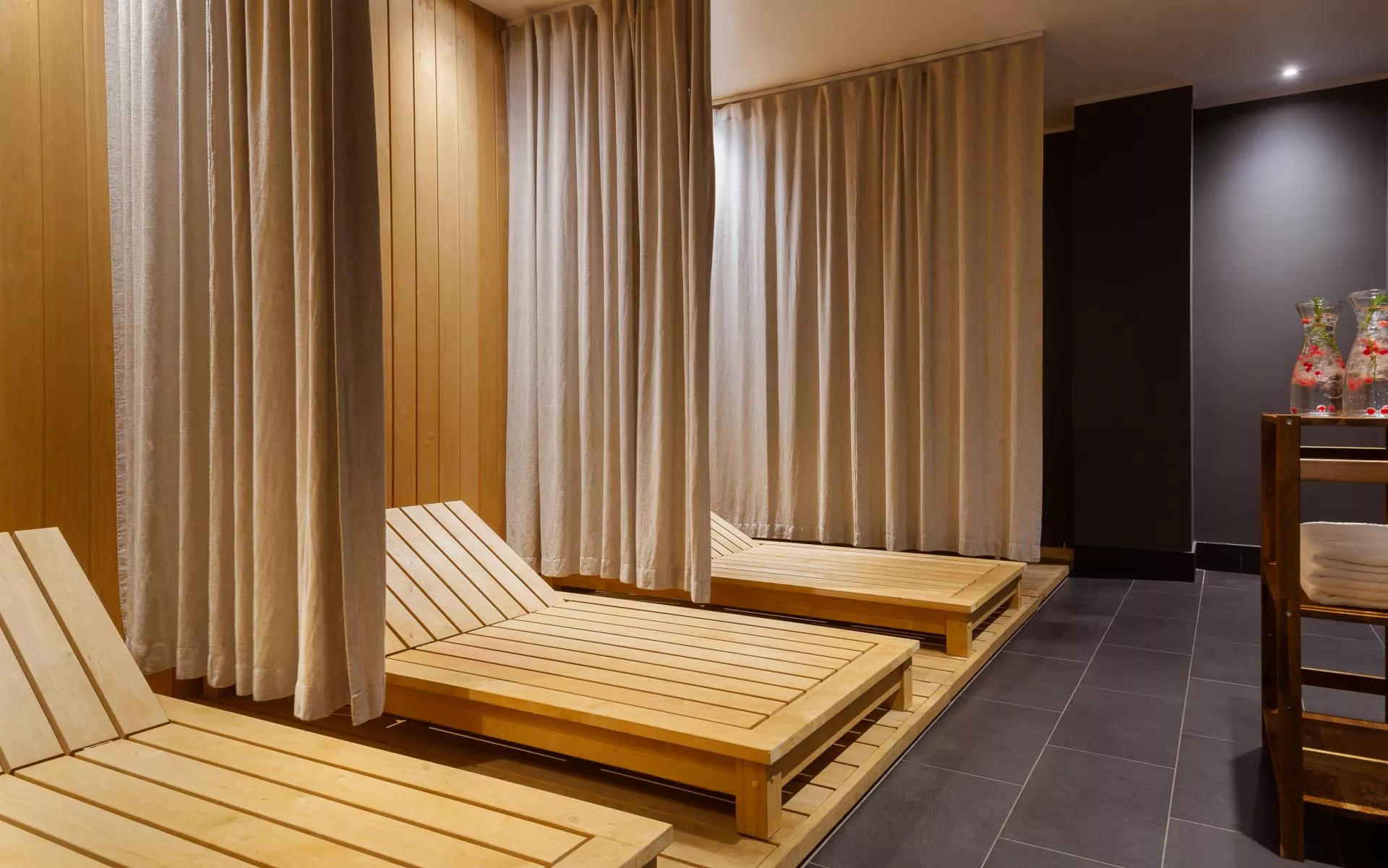 https://site-m25.cosmosgroup.ru/files/hotel_gallery_items/1570_1729170121.webp