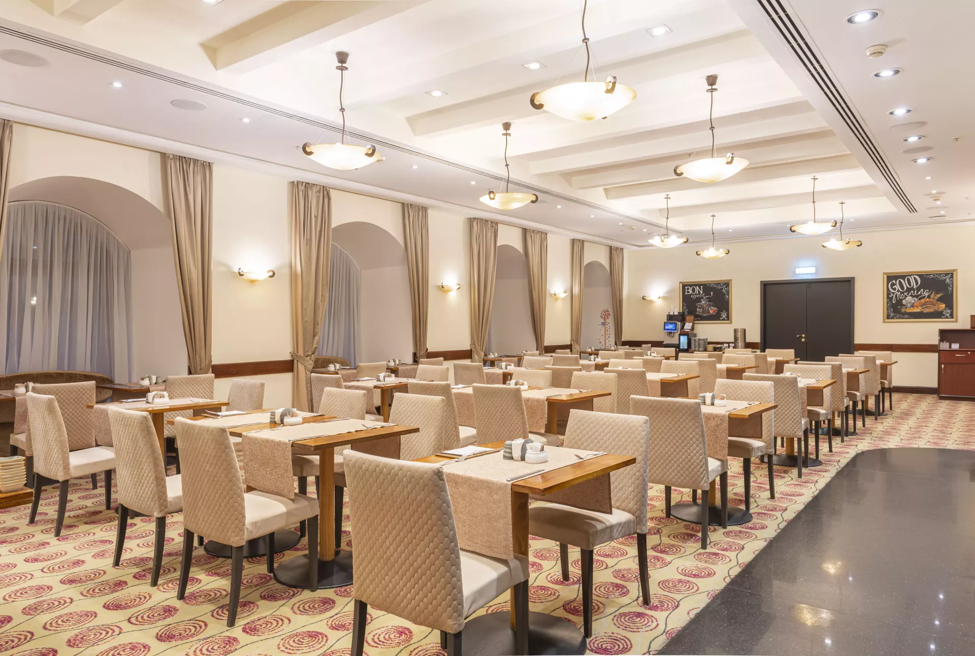 https://site-m25.cosmosgroup.ru/files/hotel_gallery_items/2042_1732541937.webp