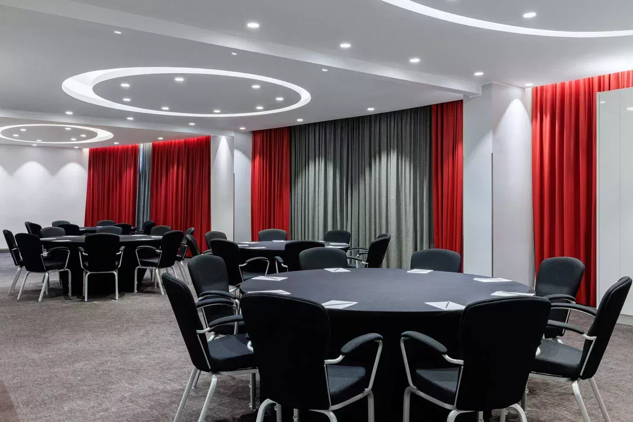 https://site-m25.cosmosgroup.ru/files/hotel_gallery_items/2128_1733208345.webp