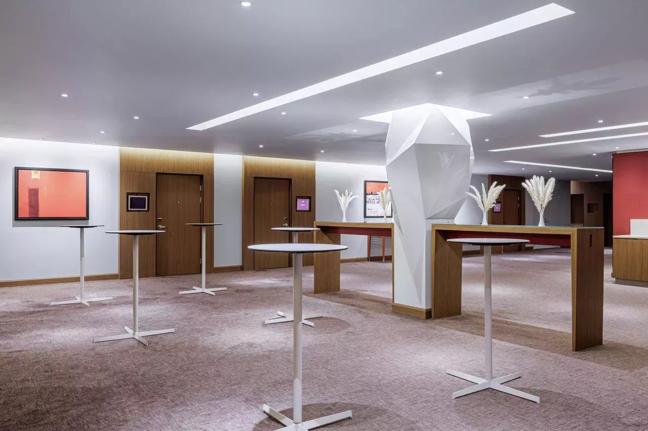 https://site-m25.cosmosgroup.ru/files/hotel_gallery_items/2129_1733208371.webp