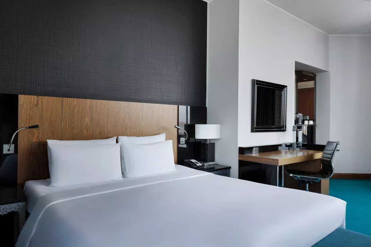 https://site-m25.cosmosgroup.ru/files/hotel_gallery_items/2198_1733596604.webp