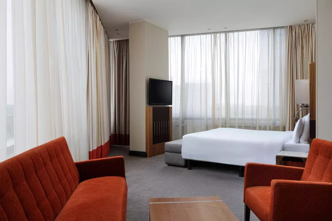 https://site-m25.cosmosgroup.ru/files/hotel_gallery_items/2206_1733596846.webp
