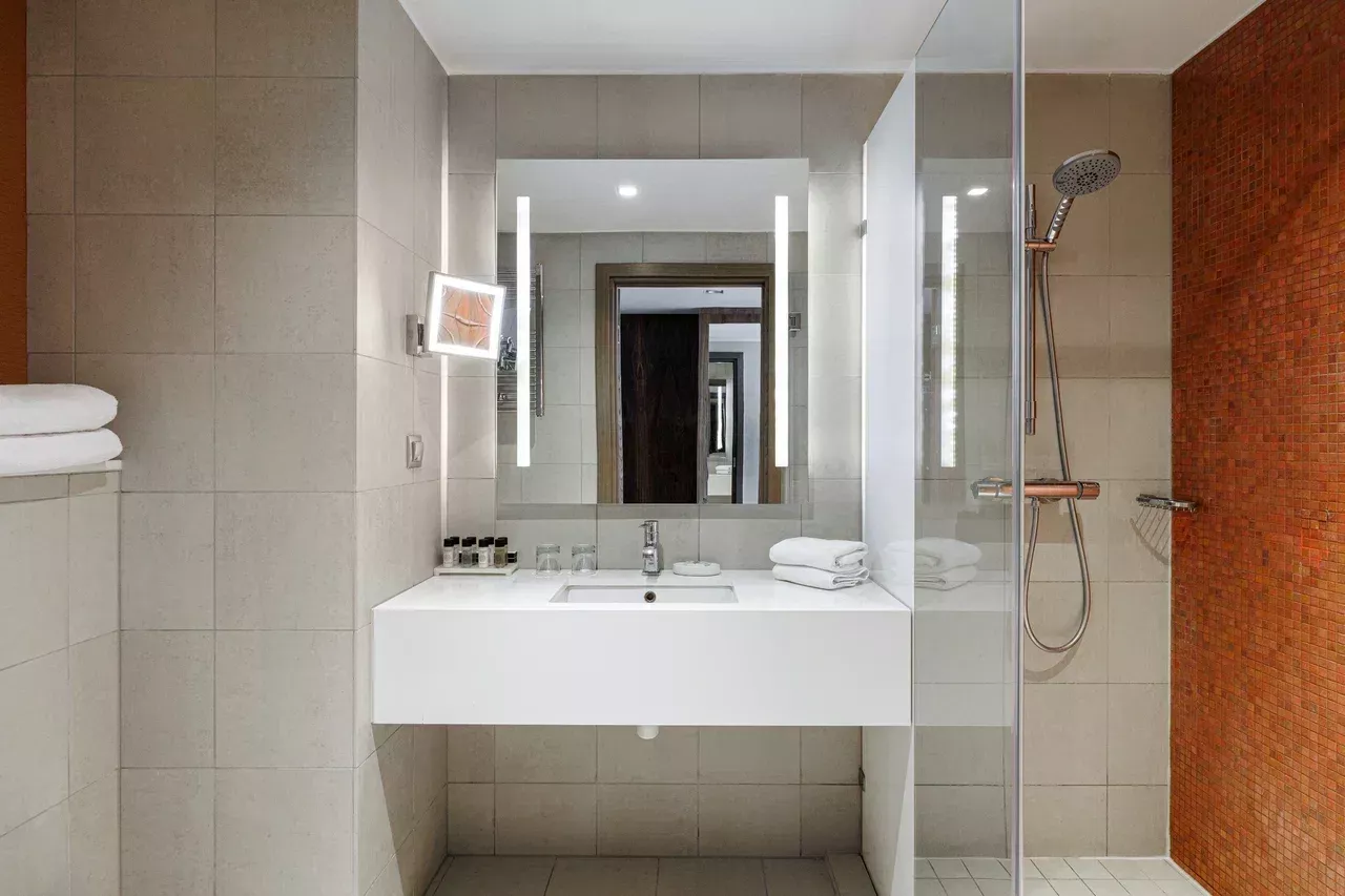 https://site-m25.cosmosgroup.ru/files/hotel_gallery_items/2679_1741028720.webp
