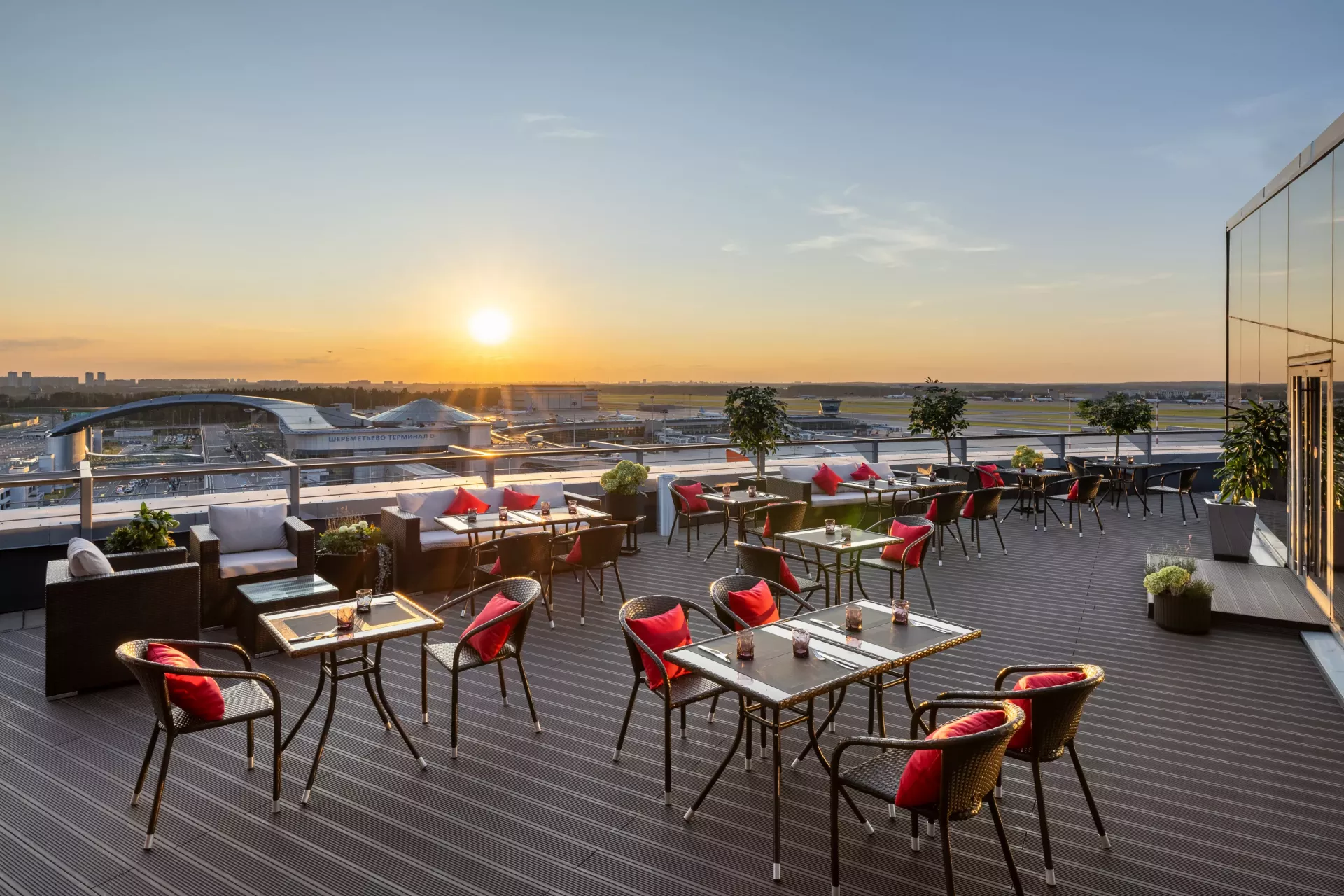 https://site-m25.cosmosgroup.ru/files/hotel_gallery_items/3761_1758652234.webp
