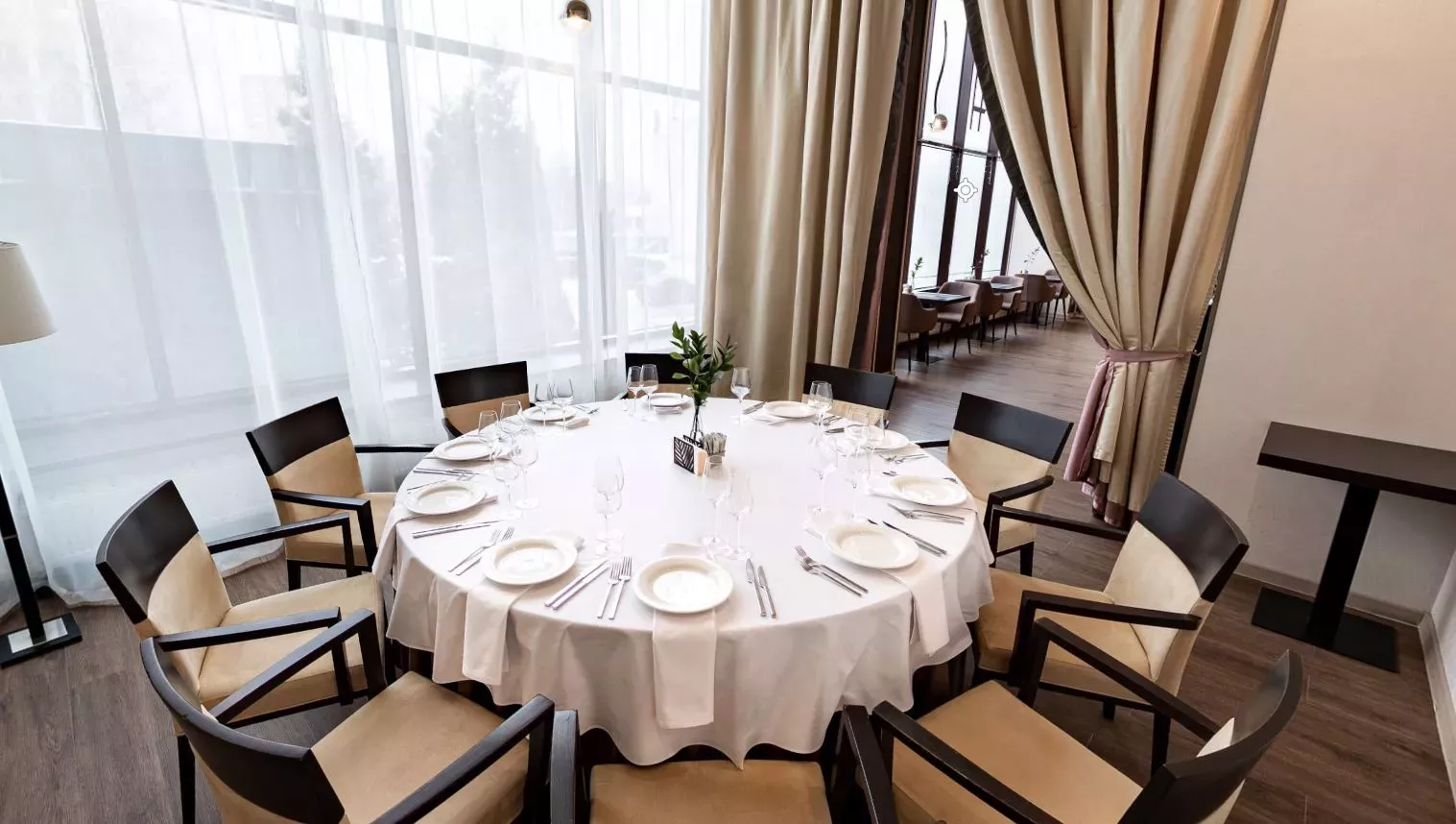 https://site-m25.cosmosgroup.ru/files/hotel_restaurants/682c7956c70bc.webp