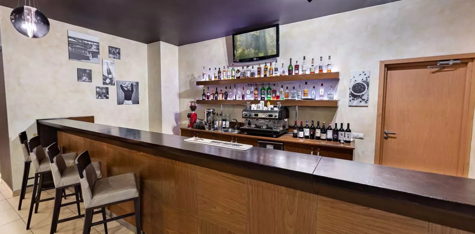 https://site-m25.cosmosgroup.ru/files/hotel_restaurants/682d8ea27bed3.webp