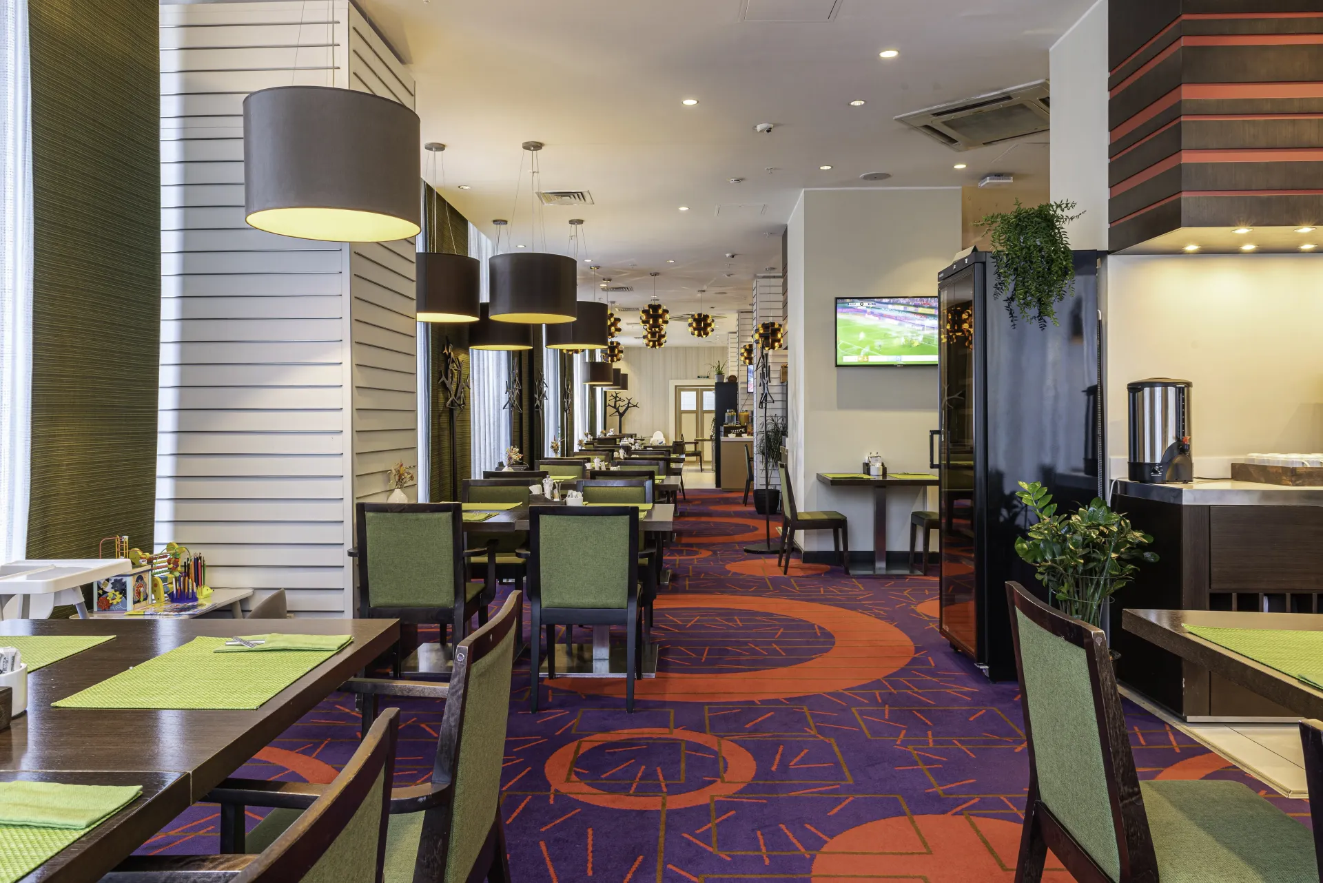 https://site-m25.cosmosgroup.ru/files/hotel_restaurants/697e3b6e9fdec.webp