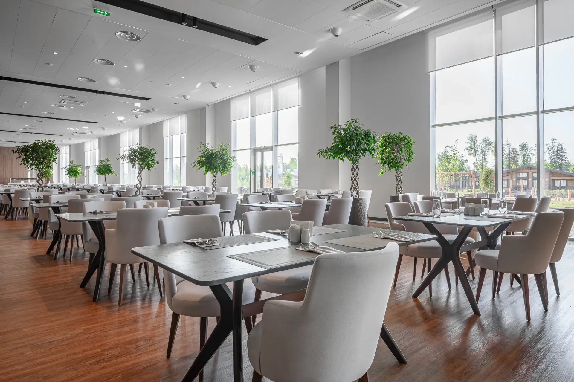https://site-m25.cosmosgroup.ru/files/hotel_restaurants/6a19707363a24.webp